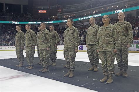 Photo Gallery Army Reserve Soldiers Re Enlist At Iowa Wild Hockey Game Photo Gallery Army Reserve Soldiers Re Enlist At Iowa Wild Hockey Game
