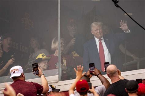 Trump Attends Hockey Game
